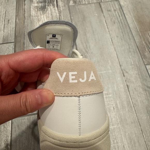 VeJa V-12 sneakers . Brand new without box - Picture 3 of 8